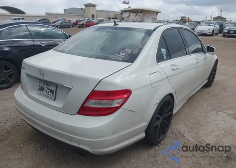 2010 Mercedes-Benz C 300 Luxury/Sport из США, поврежденный, VIN WDDGF5EB8AF419349
